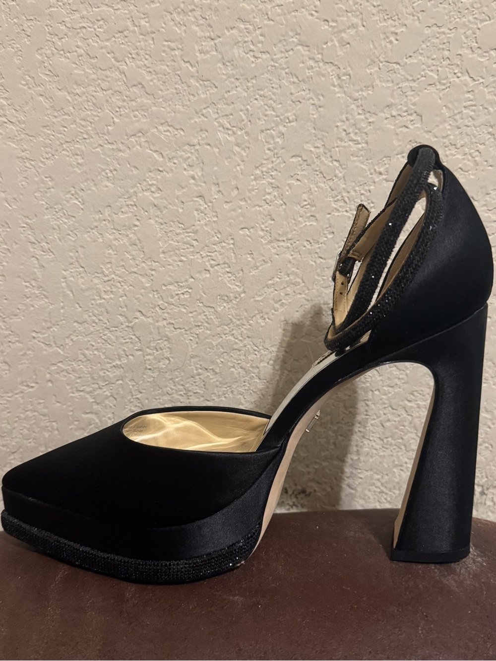 NIB Badgley Mischka Eliana Platform Heels - Picture 6 of 15